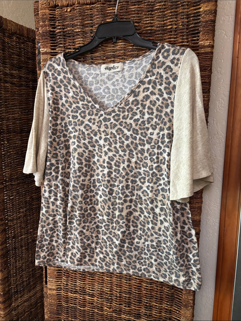 Women's Leopard Print V-Neck Top in Beige